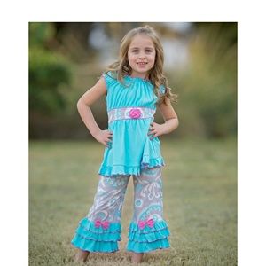 Girls Ann Loren outfit